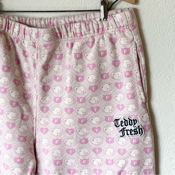 Teddy Fresh Pants - Y2K 2000s mcbling pink Teddy Fresh bear and hearts pastel sweatpants
